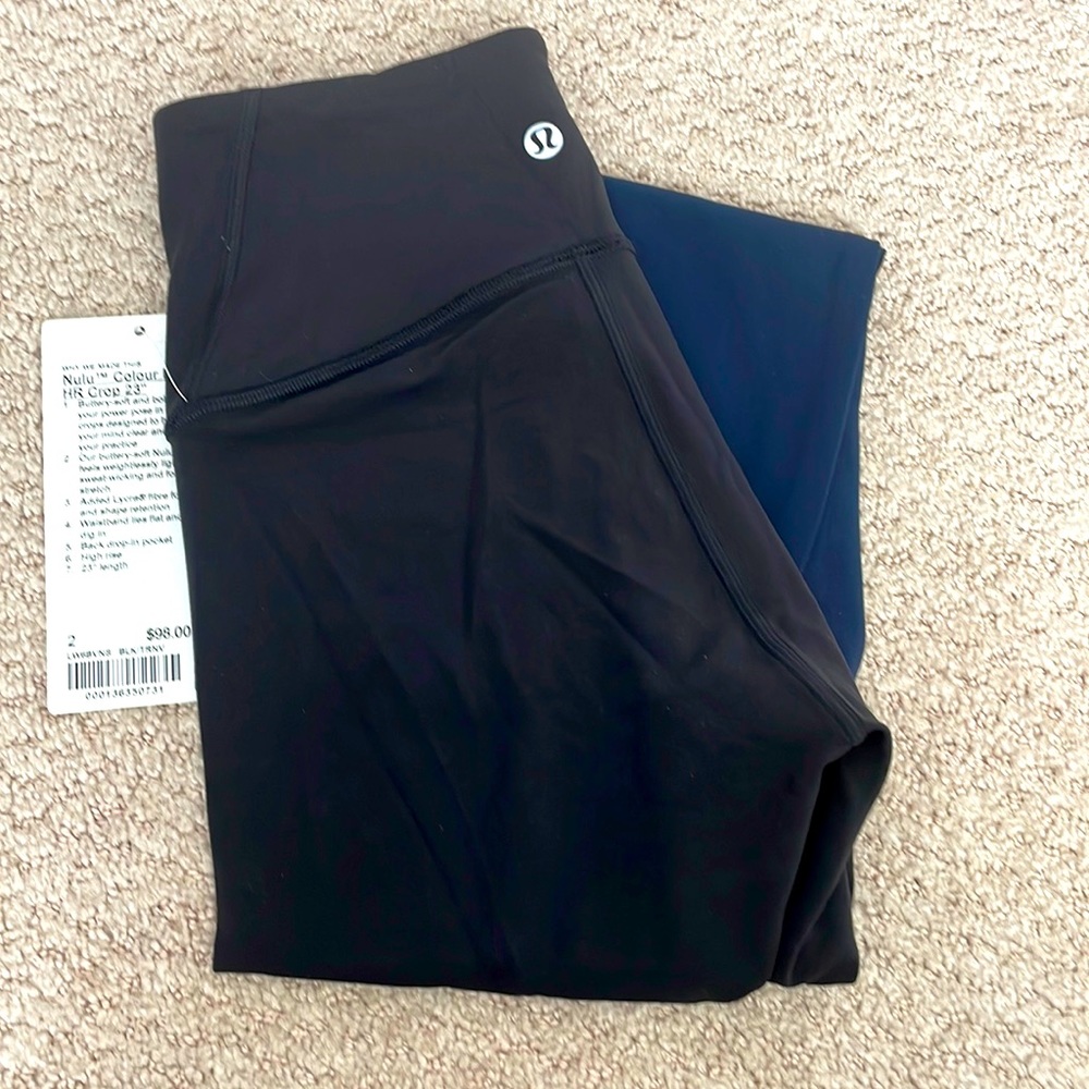 NWT Lululemon Nulu Colour Block High-Rise Crop 23" Black / True Navy Size 2